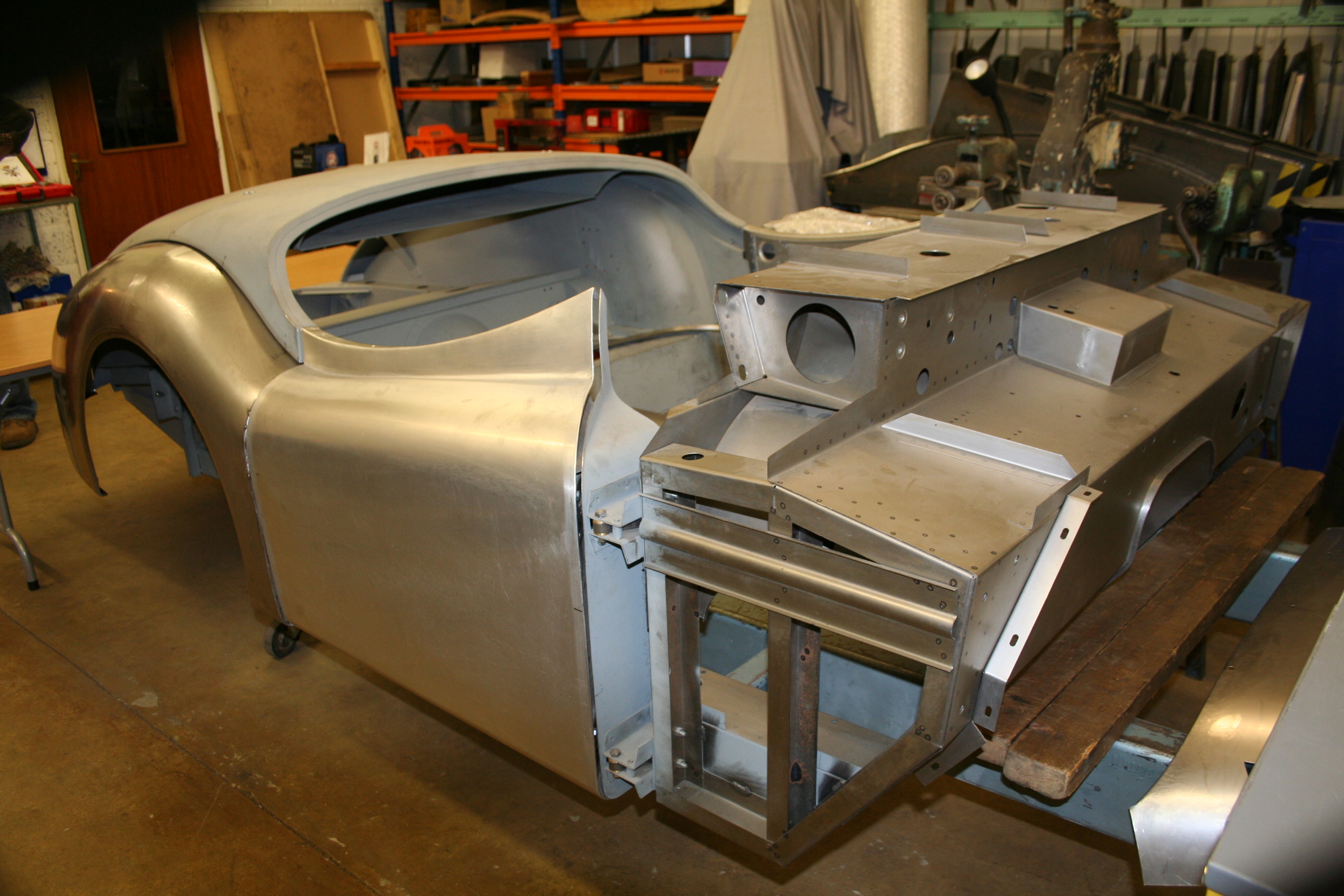 Lead work (bodywork) for filling seams etc