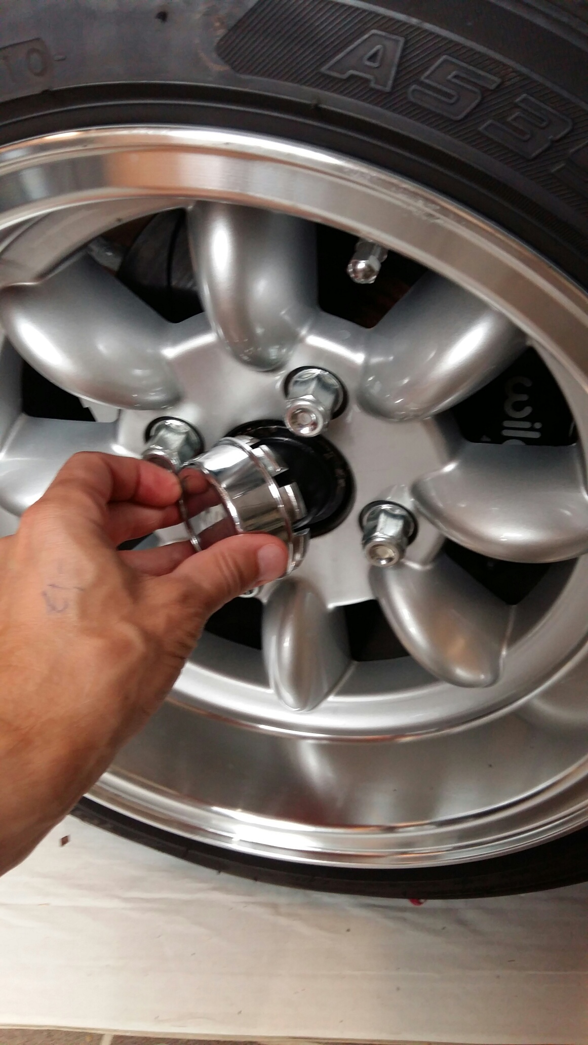 How To Remove Car Centre Caps at Lois Pettway blog